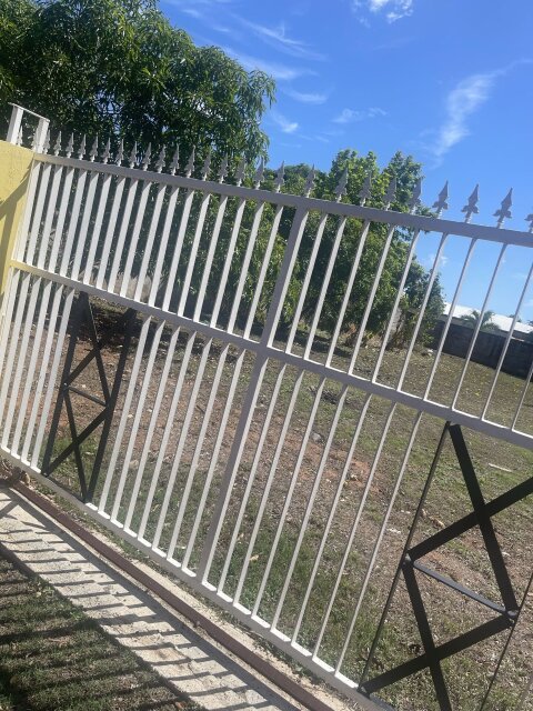 Residential Lot For Sale In Clarendon