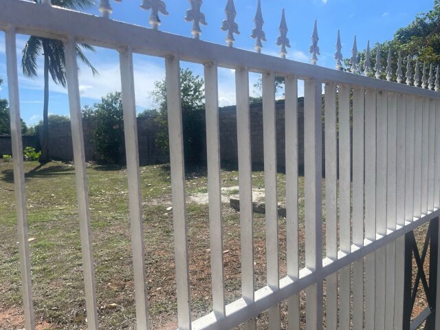 Residential Lot For Sale In Clarendon
