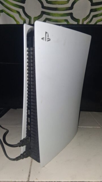 Playstation 5p With Controller