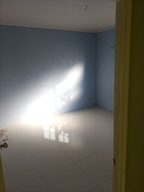 1 Bedroom Half Side