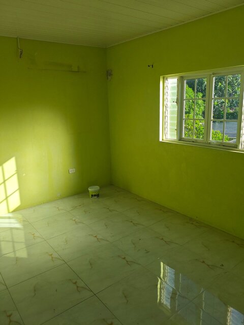 1 Bedroom Half Side