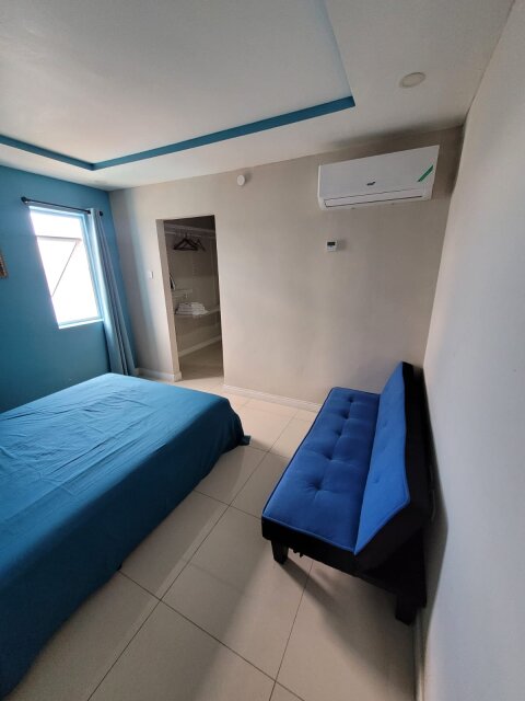 Cozy 2 Bedrooms with Ocean Views on the 8th Floor