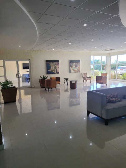Cozy 2 Bedrooms with Ocean Views on the 8th Floor