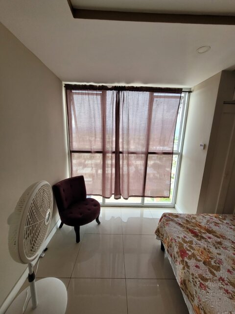 Cozy 2 Bedrooms with Ocean Views on the 8th Floor