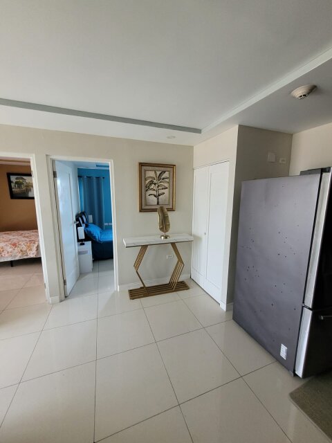 Cozy 2 Bedrooms with Ocean Views on the 8th Floor