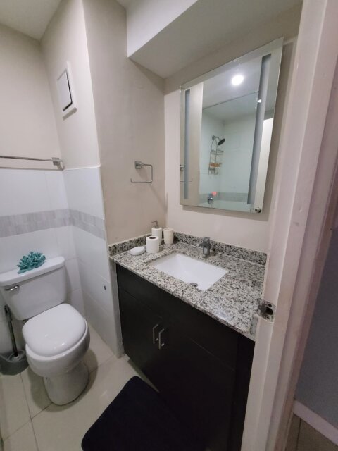 Cozy 2 Bedrooms with Ocean Views on the 8th Floor