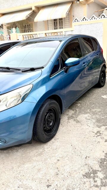 2015 Blue Nissan Note