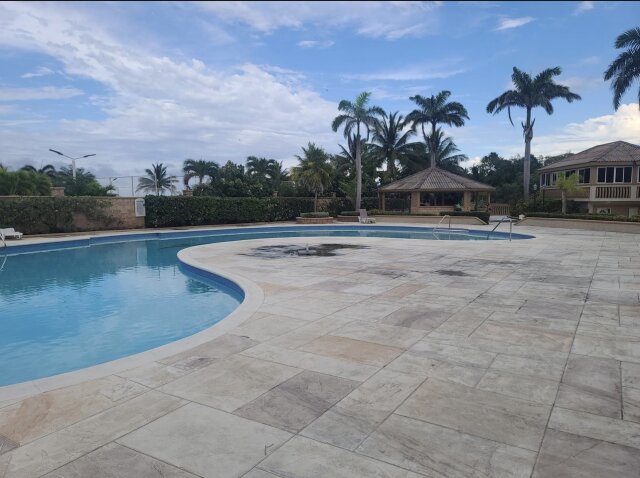 3 Bed, 2 Bath Resort Apartment