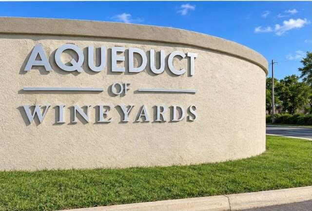 2 BEDROOM | 2 BATHROOM Houses Aqueduct Of Vineyards Is Located In Bushy Park St