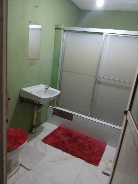 1 Bedroom  Studen/ Single Female Houses Kingston Olympic Garden