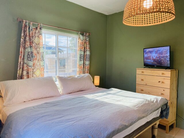 2 Bedroom / 1 Bath
