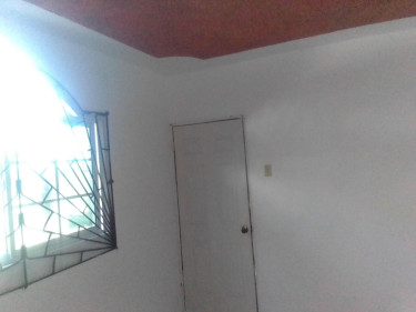 1 Bedroom With Kitchen And Verandah Apartments Bushypark Maypen