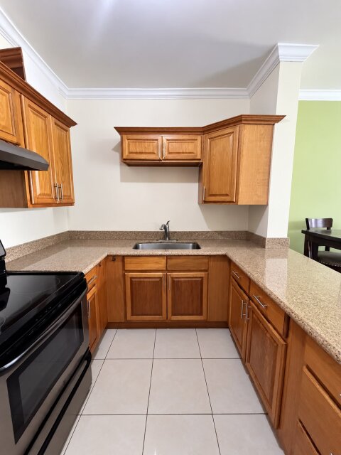 2 Bed 2.5 Bath Kingston 7 Apt For Sale