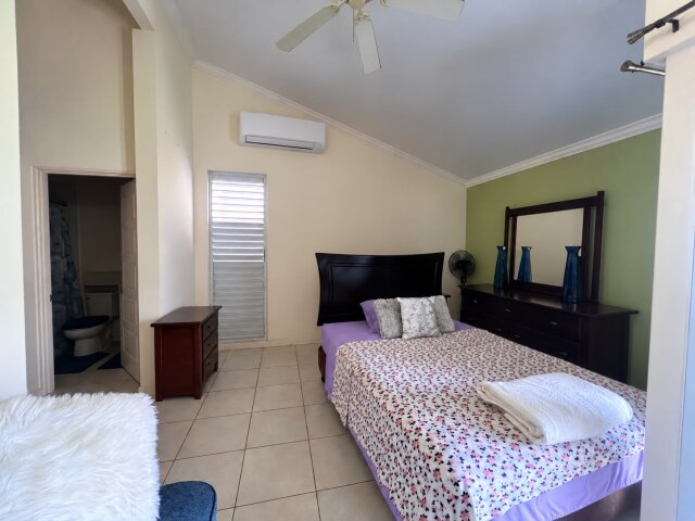 2 Bed 2.5 Bath Kingston 7 Apt For Sale