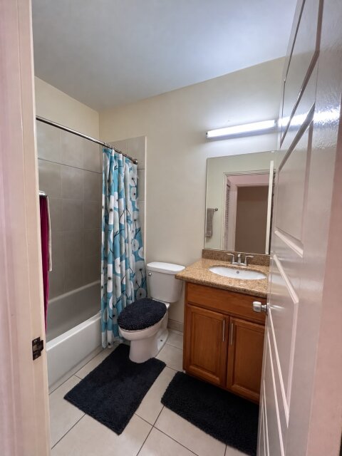 2 Bed 2.5 Bath Kingston 7 Apt For Sale
