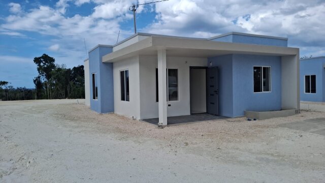 2 Bedroom, 2 Bathroom House - Coral Spring Estate Houses Coral Spring Estate