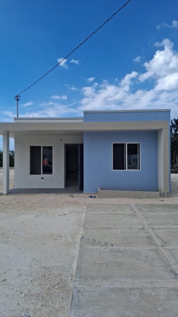 2 Bedroom, 2 Bathroom House - Coral Spring Estate