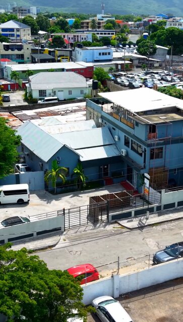 PRIME COMMERCIAL PROPERTY FOR SALE   - IVY GREEN