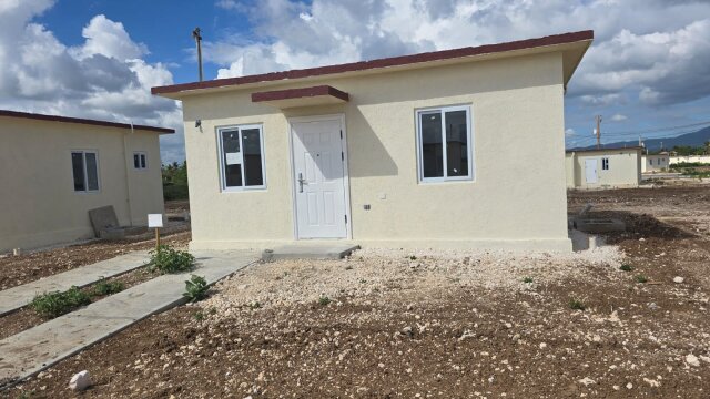 1 Bedroom House,1 Bathroom Unfurnished For Rental