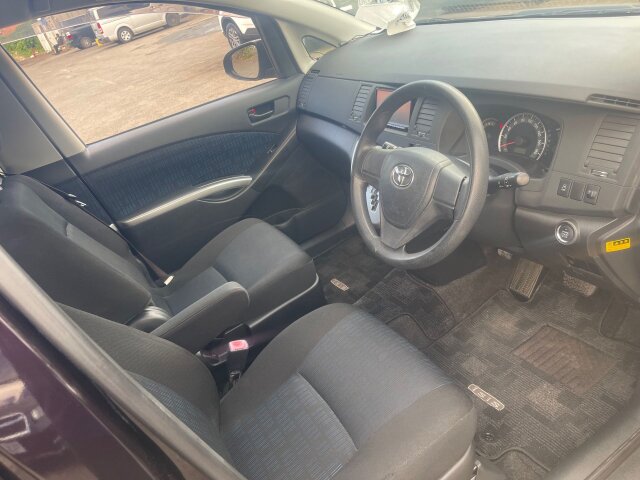 2015 TOYOTA ISIS PLATANA