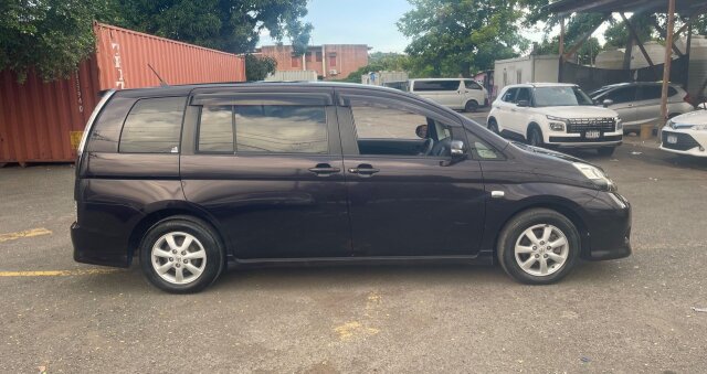 2015 TOYOTA ISIS PLATANA