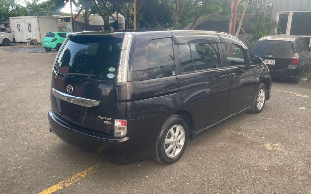 2015 TOYOTA ISIS PLATANA