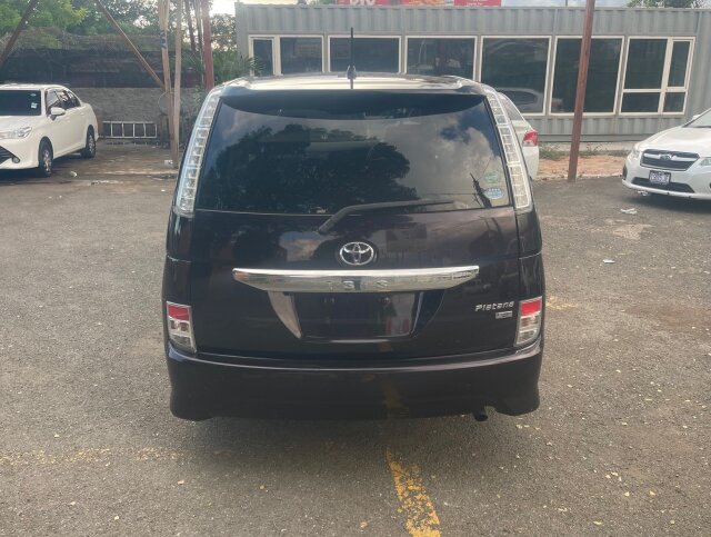 2015 TOYOTA ISIS PLATANA