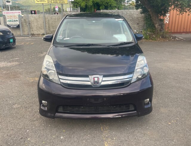 2015 TOYOTA ISIS PLATANA Cars LIGUANEA