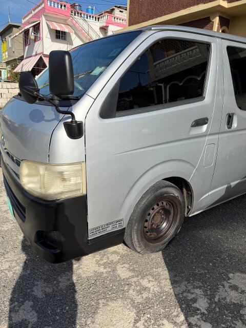 2012 Toyota Hiace