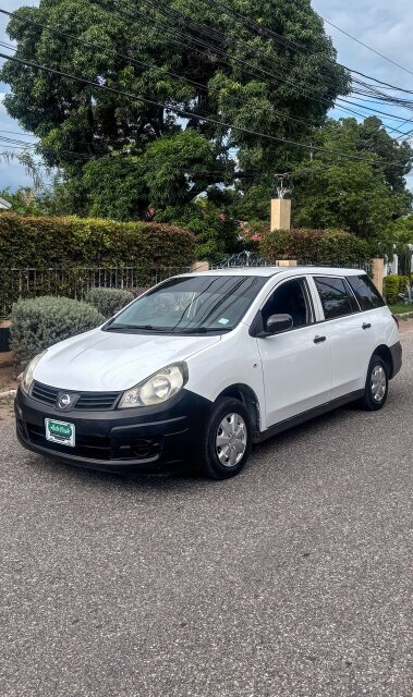 2014 Nissan AD Wagon