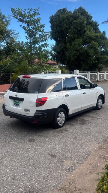 2014 Nissan AD Wagon