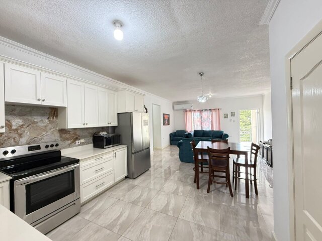 Modern 2 Bedrooms Apartment in Gated Community