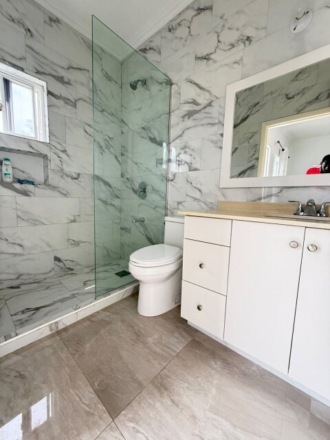 Modern 2 Bedrooms Apartment in Gated Community