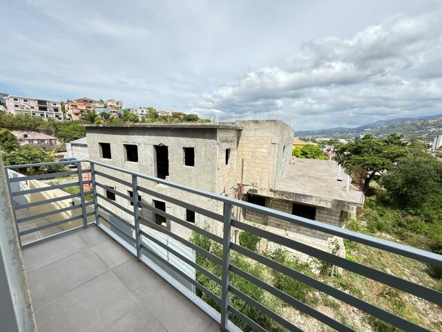 Modern 2 Bedrooms Apartment in Gated Community