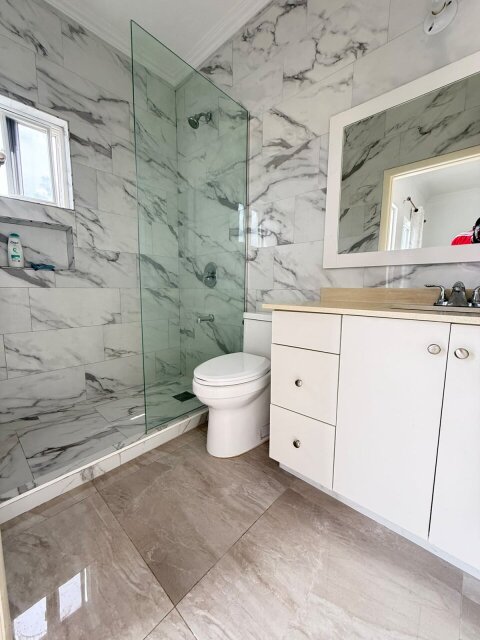 Modern 2 Bedrooms Apartment in Gated Community