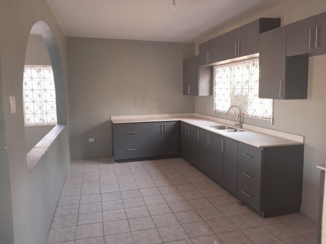 4 Bedroom Family House