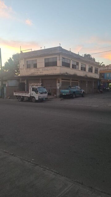 ? COMMERCIAL SPACE AVAILABLE?? Commercial Corner Of Windward Road And Mountainview Avenue